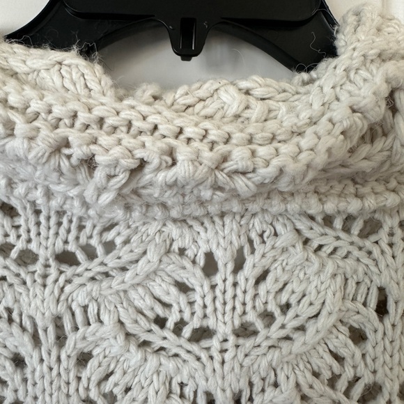 Zara sweater - Picture 4 of 12